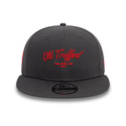 MANCHESTER UNITED – DARK GREY “OLD TRAFFORD” NEW ERA 9FIFTY CHAIN STITCH FLAT PEAK HAT