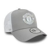MANCHESTER UNITED - NEW ERA IRIDESCENT E-FRAME TRUCKER HAT