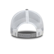 MANCHESTER UNITED - NEW ERA IRIDESCENT E-FRAME TRUCKER HAT