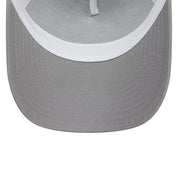 MANCHESTER UNITED - NEW ERA IRIDESCENT E-FRAME TRUCKER HAT