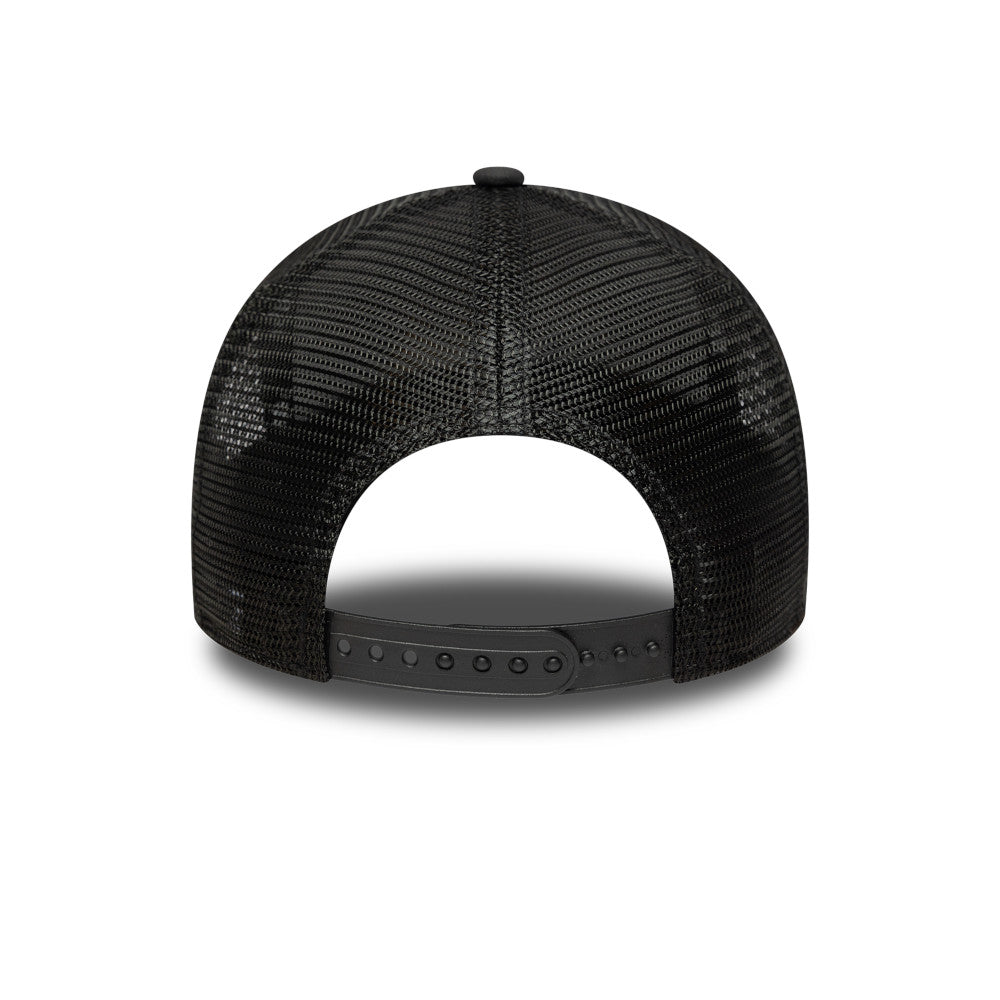 MANCHESTER UNITED - NEW ERA BLACK REFLECTIVE TRUCKER HAT