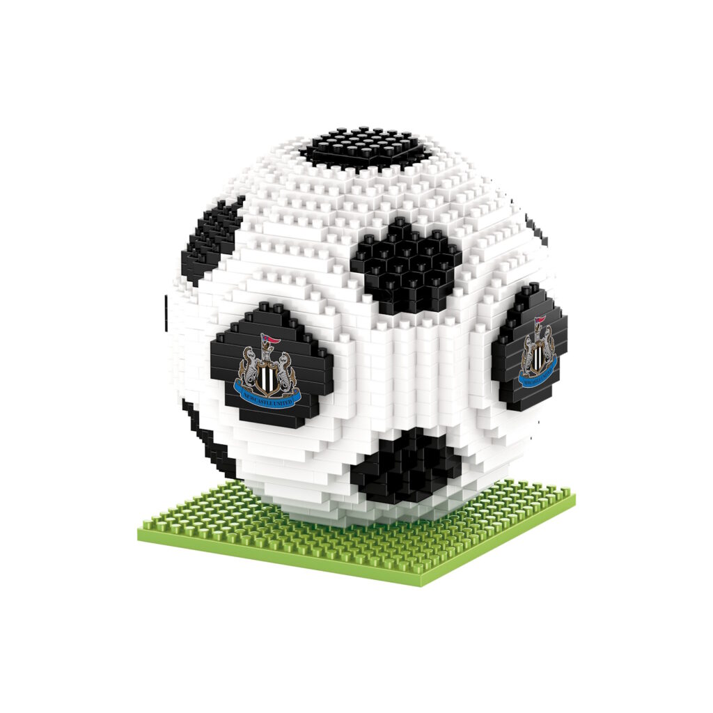 NEWCASTLE UNITED - BRXLZ 3D SOCCER BALL CONSTRUCTION KIT (687 PIECES)