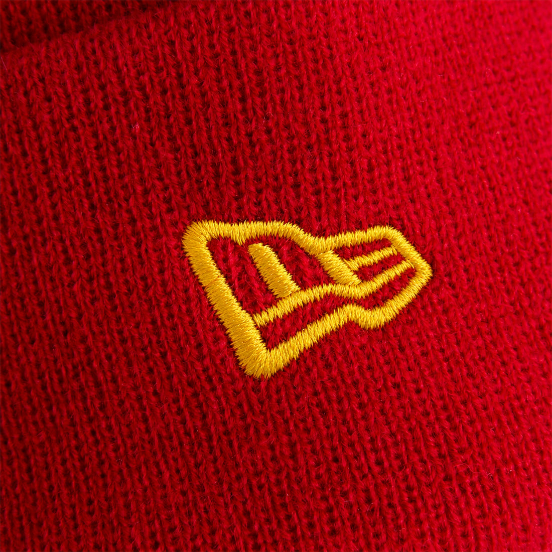 MANCHESTER UNITED – NEW ERA RED CUFF BEANIE
