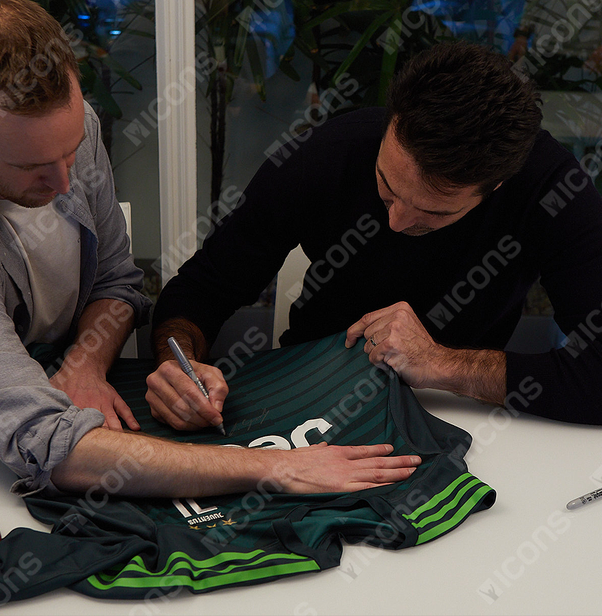 buffon_signed_juventus_shirt_signing__1.png